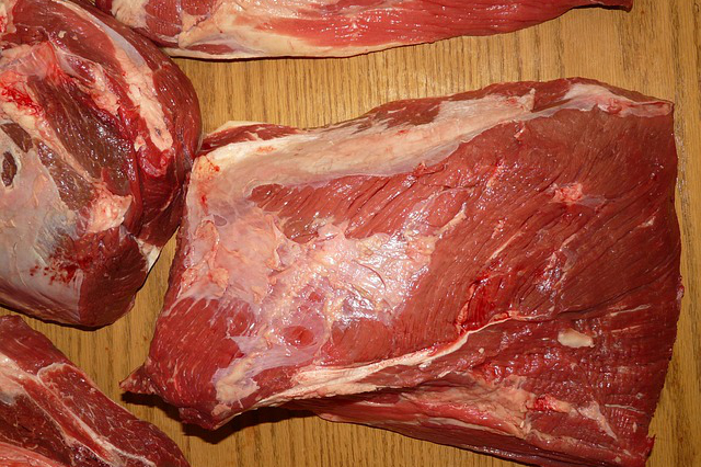 鲜牛肉加肥肠 贵州虾酸牛肉肥肠火锅的做法