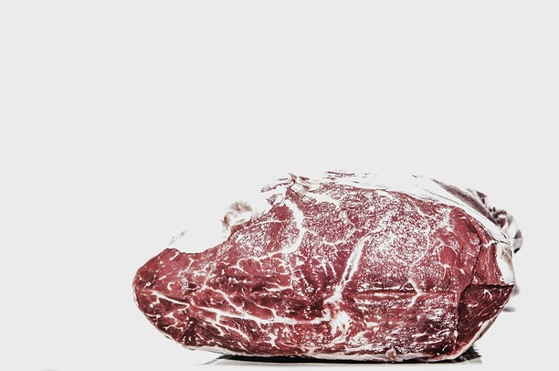 牛肉一坨一坨的不像肉？猪肉出现颗粒状廋肉块是什么情况