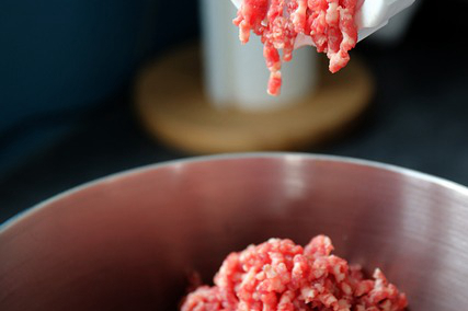 酸菜牛肉涮火锅，牛肉咸菜火锅的家常做法